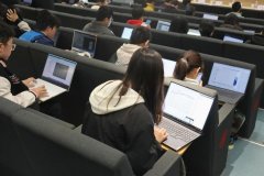 取者将正在专家指点下完成从开辟到摆设的全流 